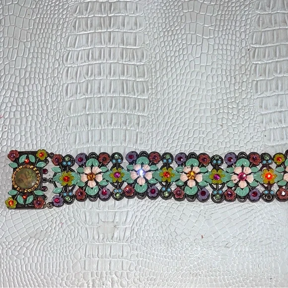 Vintage MX by Michael Morrison Enamel & Crystal Scrolled cherub Bracelet - Picture 2 of 9